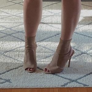 Tan Suede Cutout Heels 💕